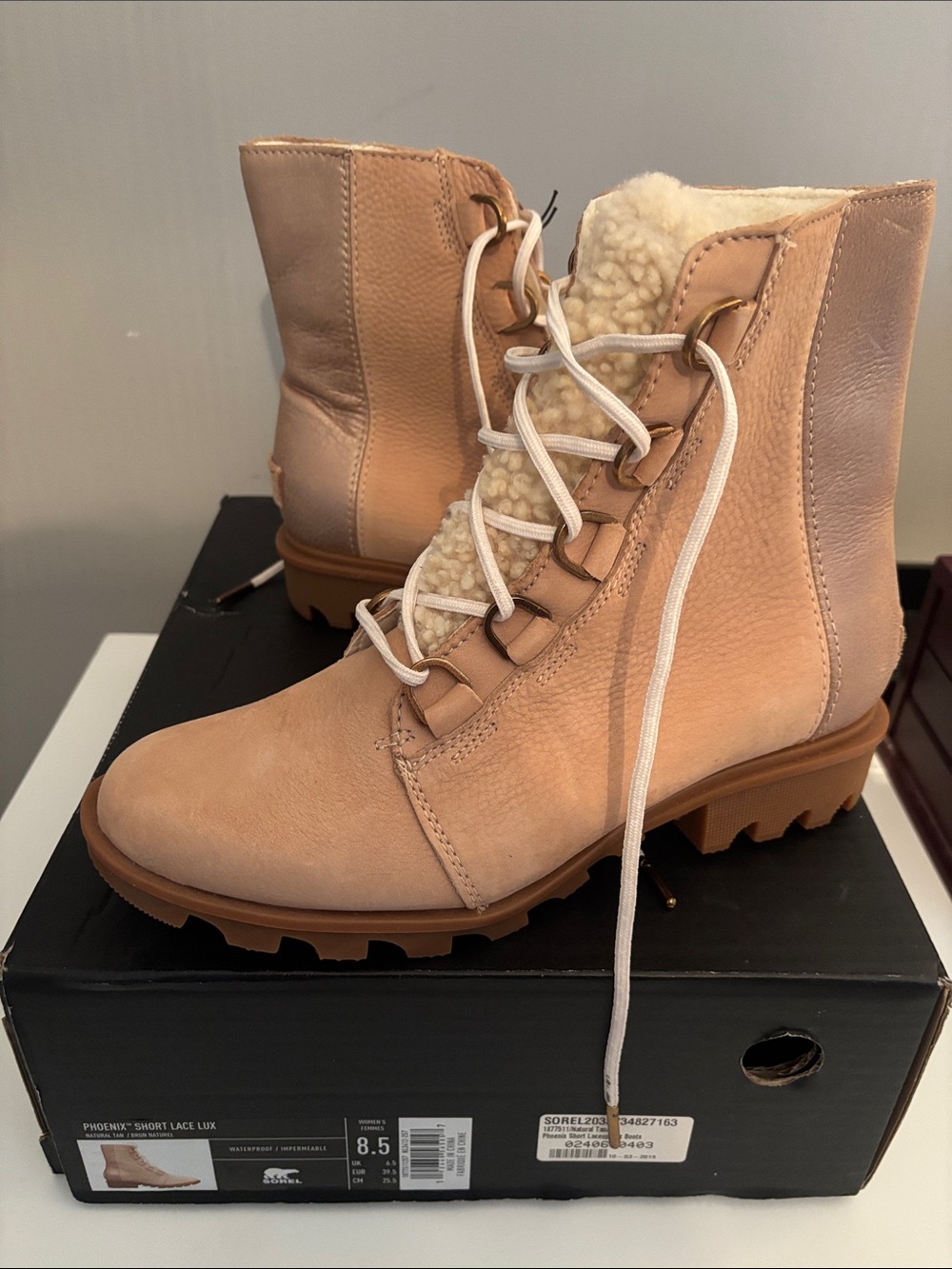 NEW Sorel Phoenix Women's Shearling Lace-Up Boots
